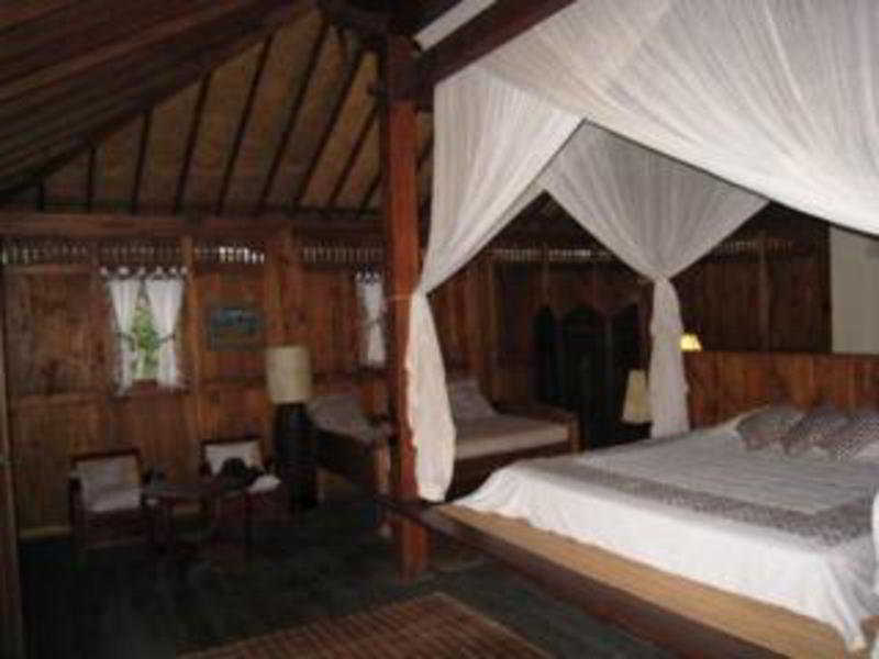 เดซาดูเนียเบด้า Hotel กีลีตราวางัน ภายนอก รูปภาพ