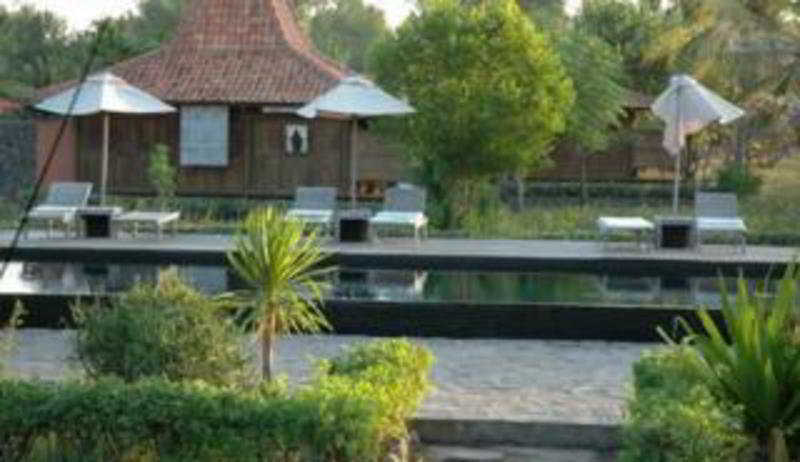 เดซาดูเนียเบด้า Hotel กีลีตราวางัน ภายนอก รูปภาพ