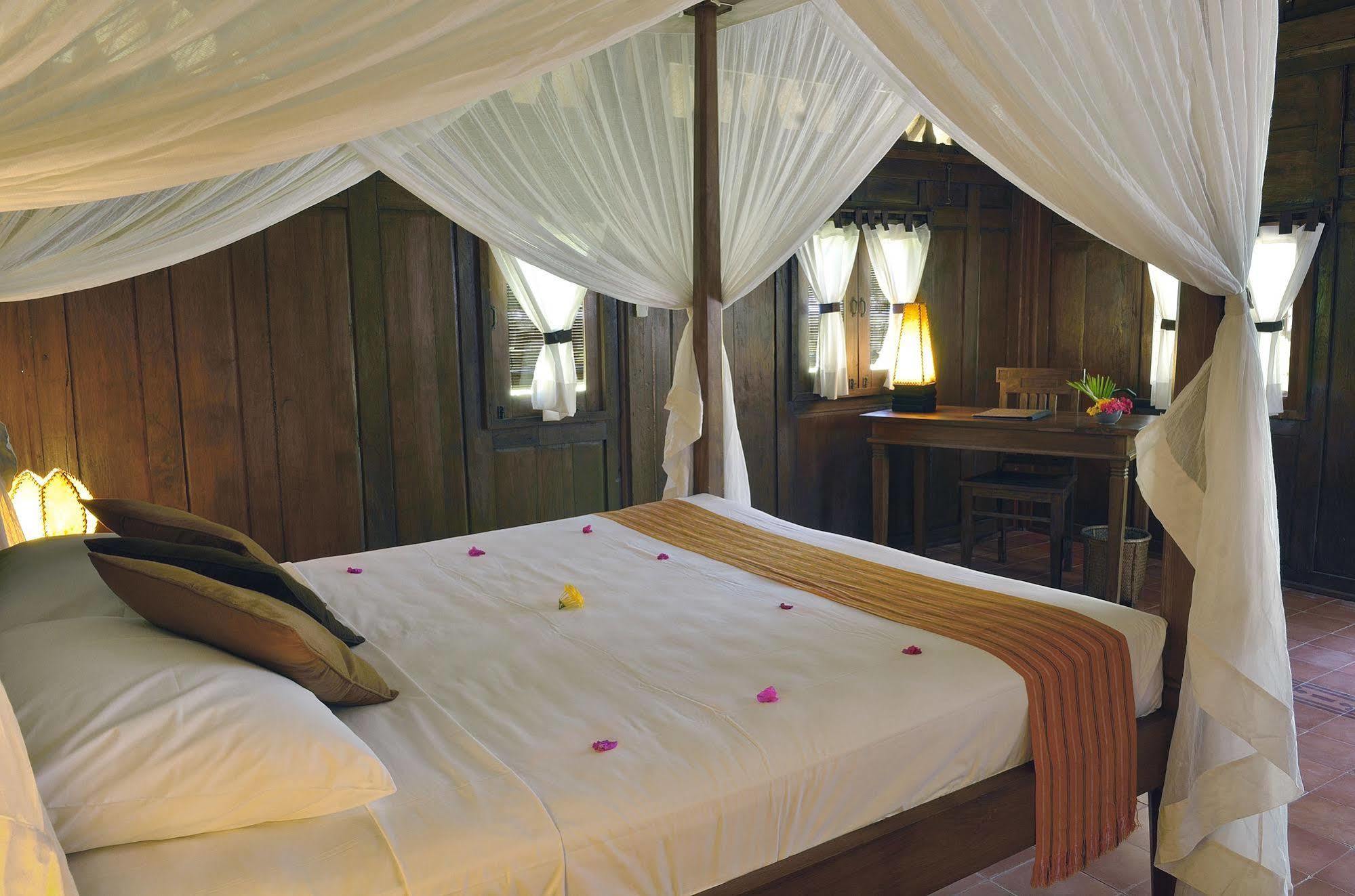 เดซาดูเนียเบด้า Hotel กีลีตราวางัน ภายนอก รูปภาพ